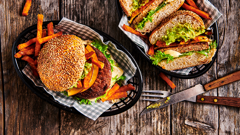 Smokey avo-cheeseburger